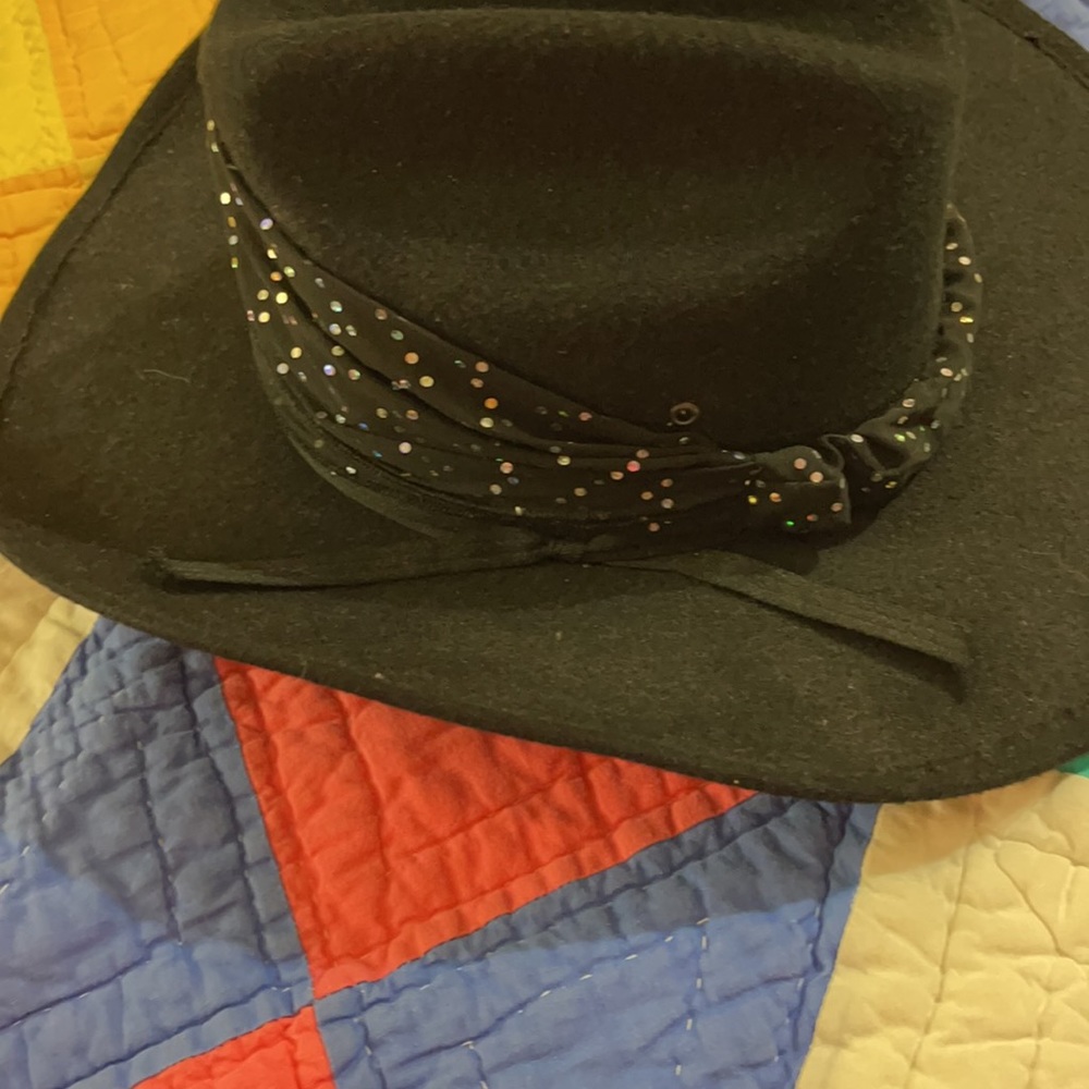 Black hat - Picture 2 of 3